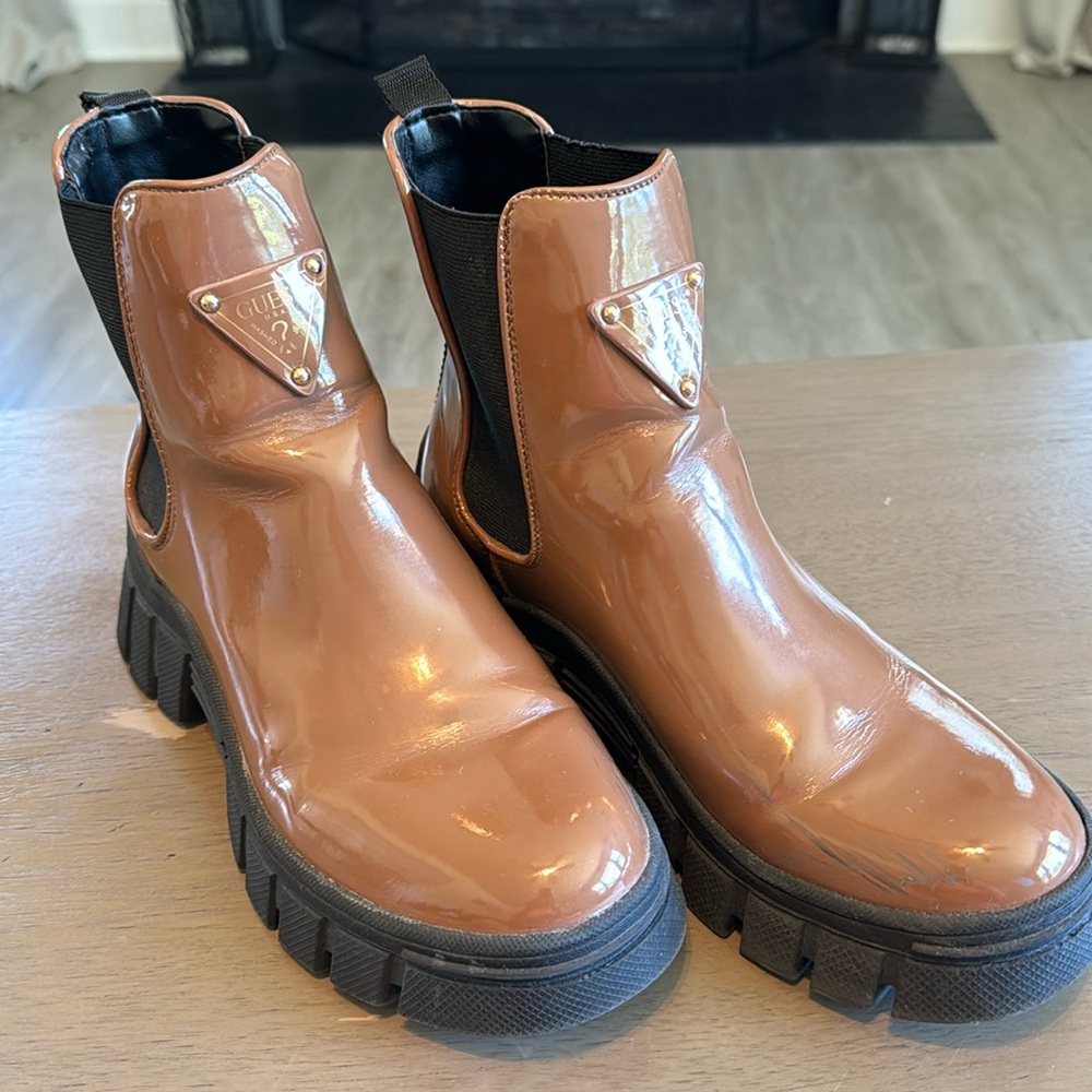 Guess Shiny Lug Sole Booty